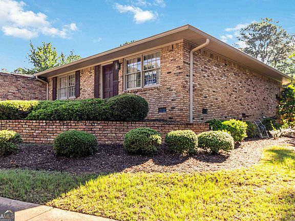 2nd image of 3301 Stonecrest Ct