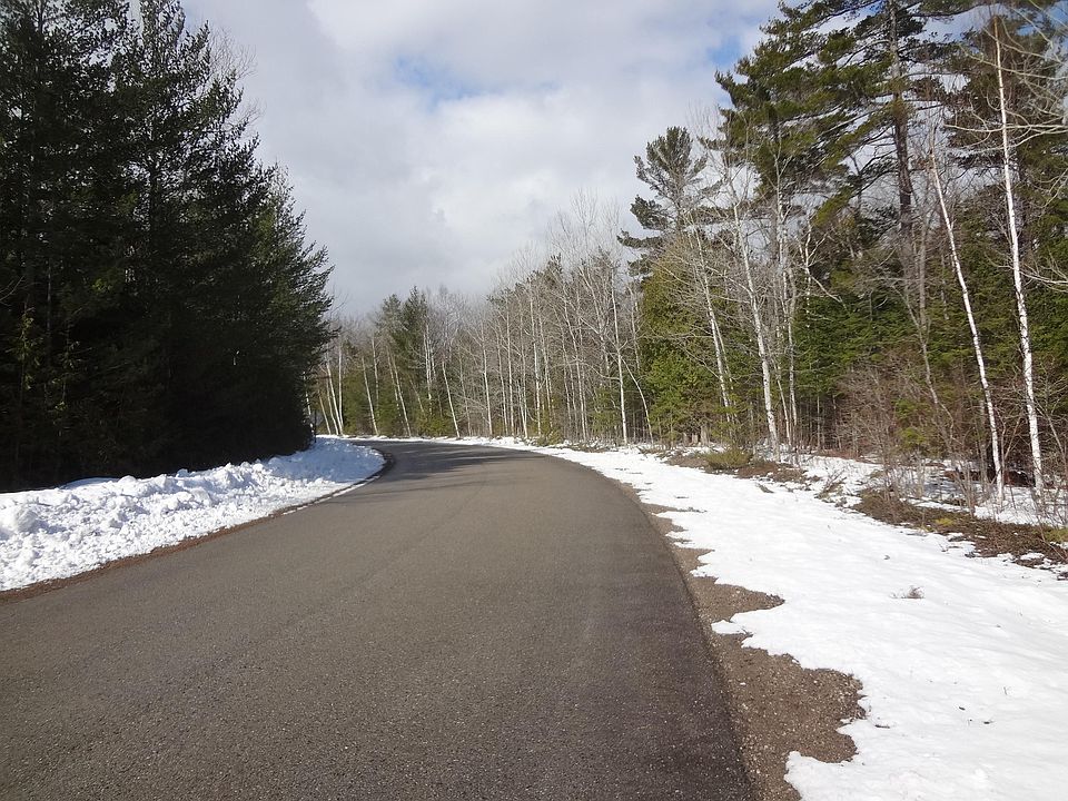 1st image of Pineview Dr