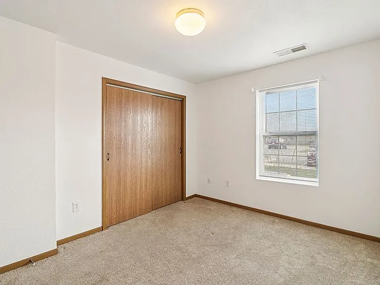 Wyndam Place Senior Residence - Lawrence — Photo 12