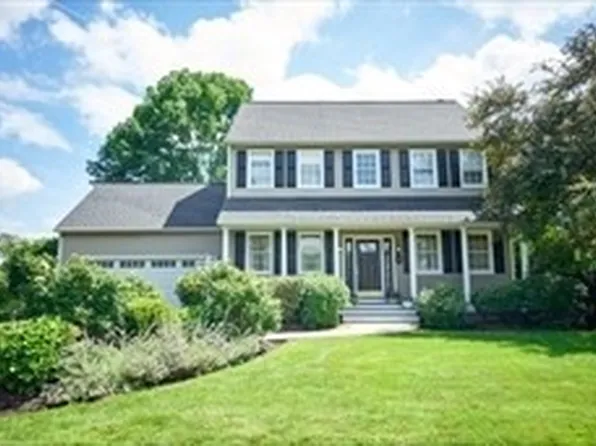 30 Juniper Wood Dr, Haverhill, MA 01832