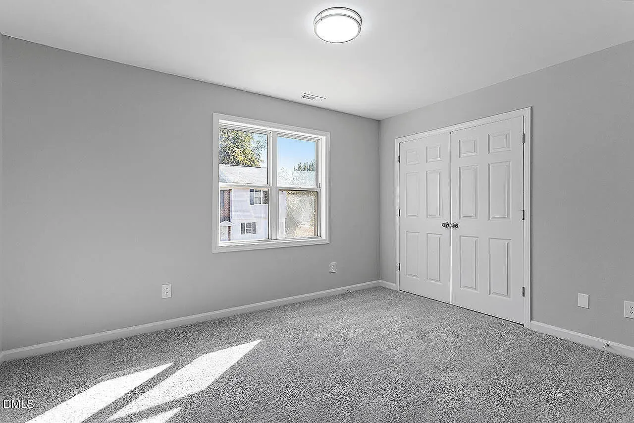 2 bed, 2.5 bath, 1056 sqft, $1,500 — Photo 2