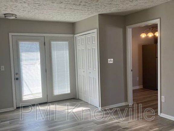 4th image of 517 Dunn Ave