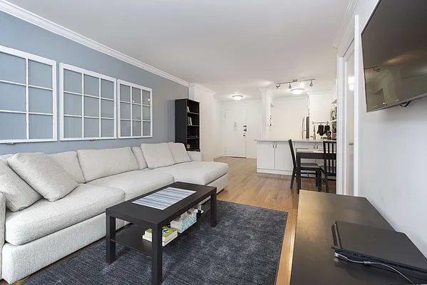 Sold by Bold New York | media 1