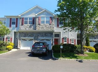 17 Rondell Ln, Laurence Harbor, NJ 08879