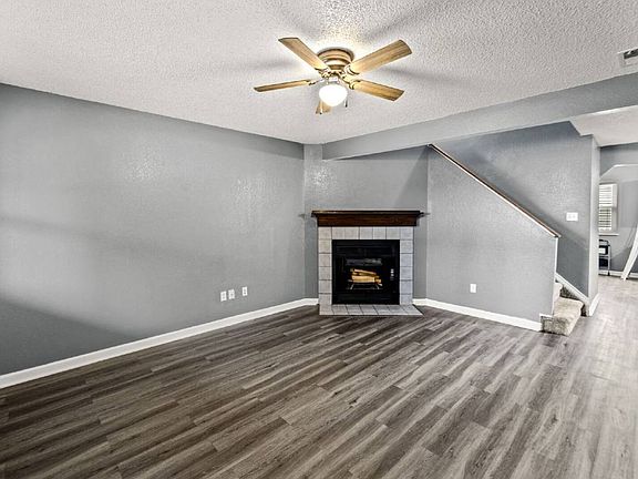 2nd image of 820 Spinner Ct