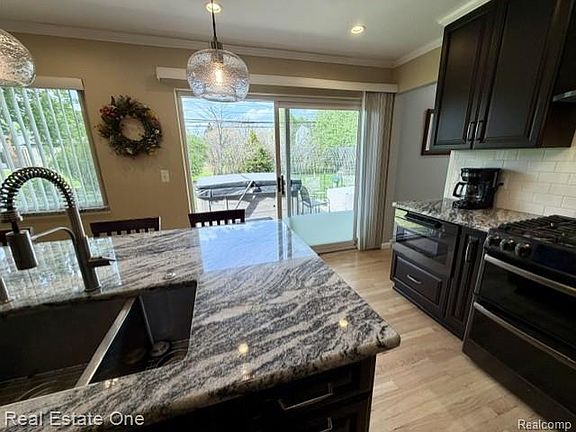 5th image of 1115 Torpey Dr