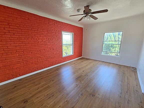 5th image of 1053 N La Jolla Ave #15