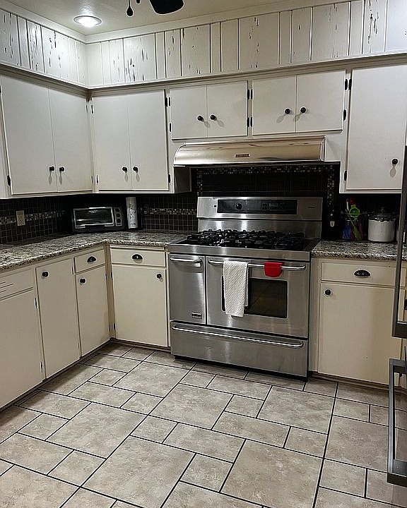 2nd image of 814 W Harrison St