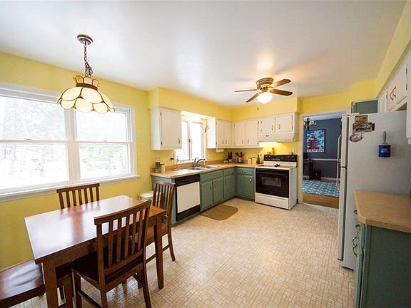 4th image of 70 Shagbark Way