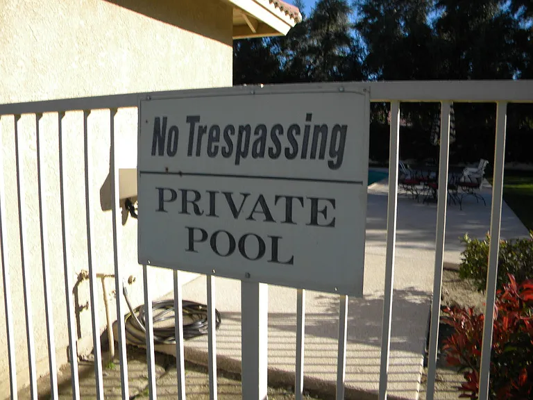 Second community pool just a short wakl