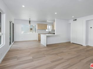 560 N Kings Rd APT 4, West Hollywood, CA 90048