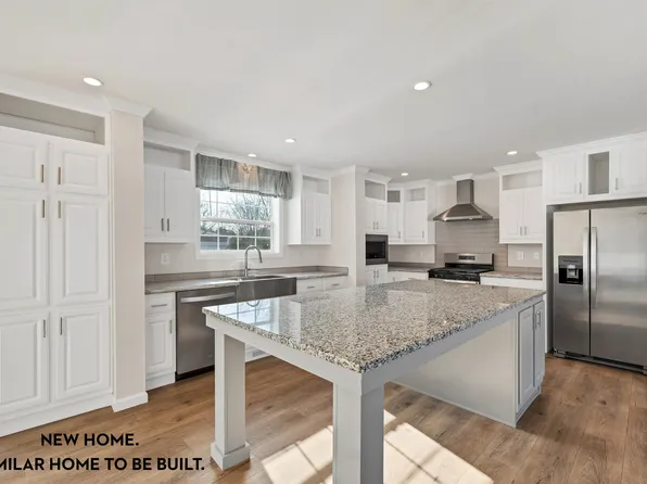 6 Chestnut Road, North Hampton, NH 03862