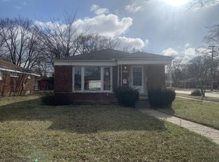 24200 Scotia Rd, Oak Park, MI 48237