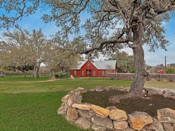 117 County Road 407, Spicewood, TX 78669