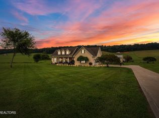 17340 Pond Creek Rd, Philadelphia, TN 37846