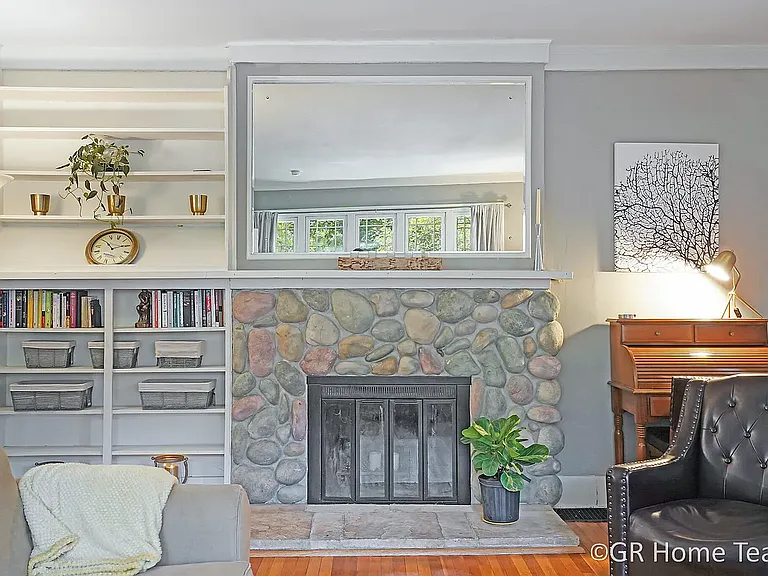 910 Calvin Ave SE — Photo 12