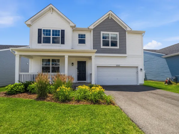 1313 Marston St, South Elgin, IL 60177