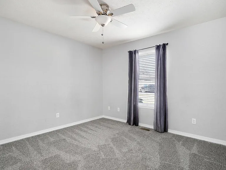 3891 S Hillsdale Ave — Photo 4