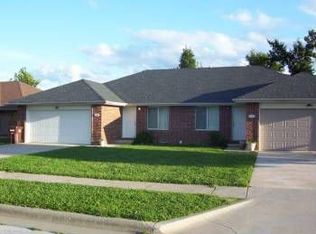 3422 W Montclair Ct, Springfield, MO 65807