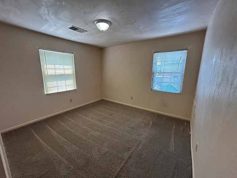 924 Mountain View Rd #5 — Photo 3