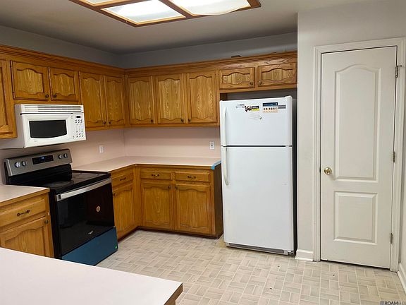 3rd image of 218 Edgehaven Dr