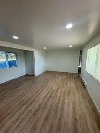 66 Fruitland Ave — Photo 5