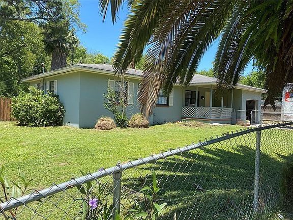 4th image of 3556 Edgewater Dr