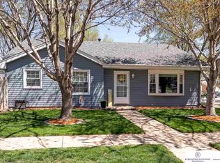 13706 V Cir, Omaha, NE 68137