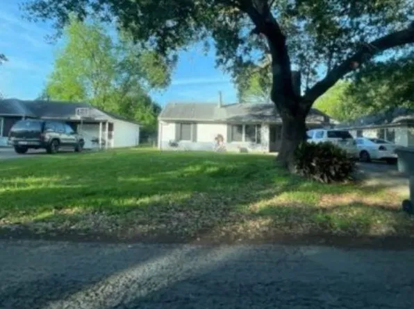 4509 Bellaire Ave, Groves, TX 77619