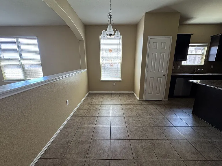 6406 Clear Brook Dr — Photo 8