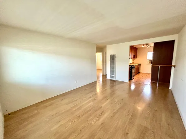 4633 Bancroft St APT 8, San Diego, CA 92116