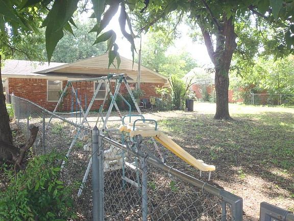 4th image of 1214 Gannon Ave