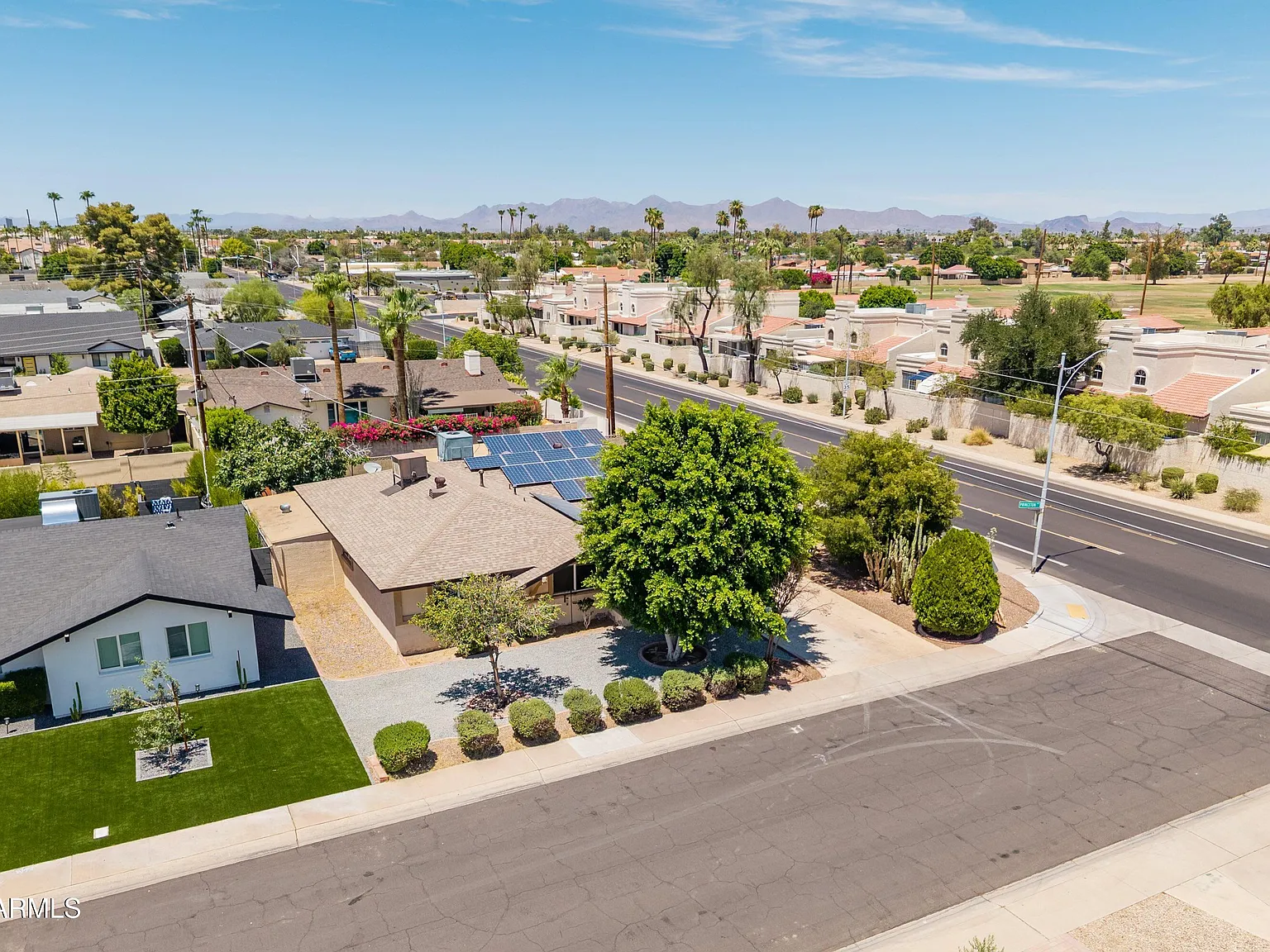 3 bed, 2.0 bath, 1766 sqft, $3,800 — Photo 3