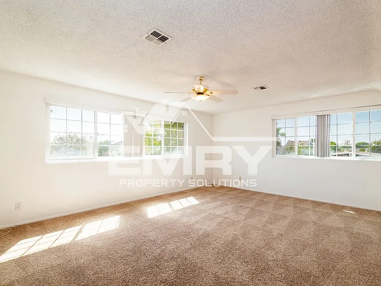 11902 Pine St — Photo 29