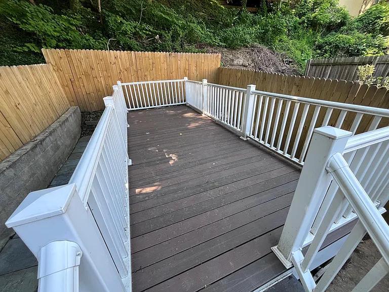 286 Leverington Ave — Photo 10