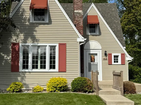 812 S Lake Park Ave, Hobart, IN 46342