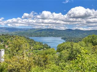 1096 Nadelhorn Dr, Lake Arrowhead, CA 92352