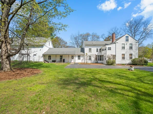 6 Church St, West Boylston, MA 01583