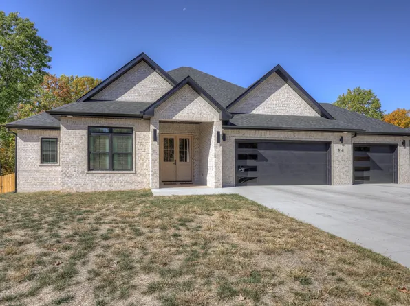 916 N Fountain Street, Carterville, MO 64835