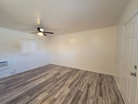4th image of 108 E Coogan Dr #3
