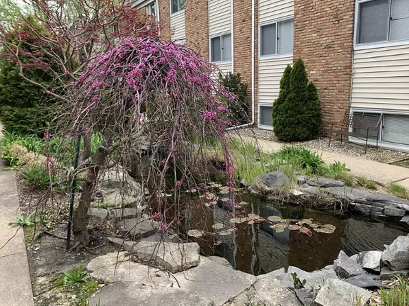 1021 Francis Dr, 1021 Francis Dr #5, Champaign, IL 61821