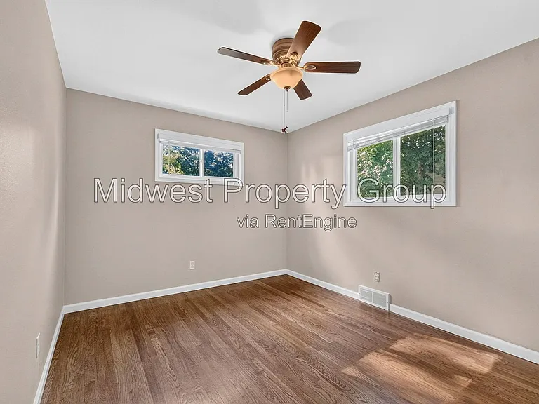 1205 Acredale Dr — Photo 9