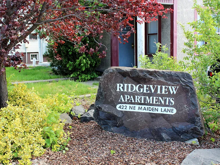 422 NE Maiden Ln #8 — Photo 2