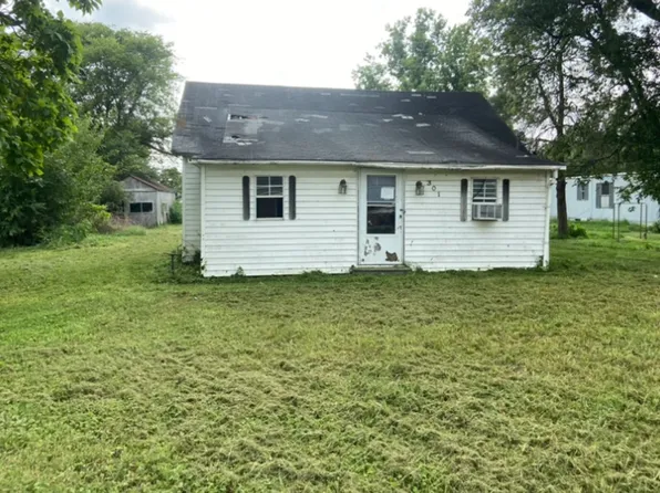 301 N Lunbeck Ave, Gideon, MO 63848