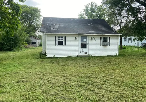 301 N Lunbeck Ave Photo 1