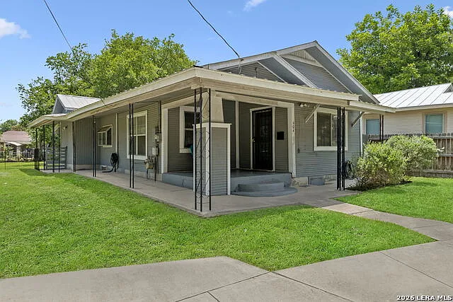 604 Leigh St — Photo 3