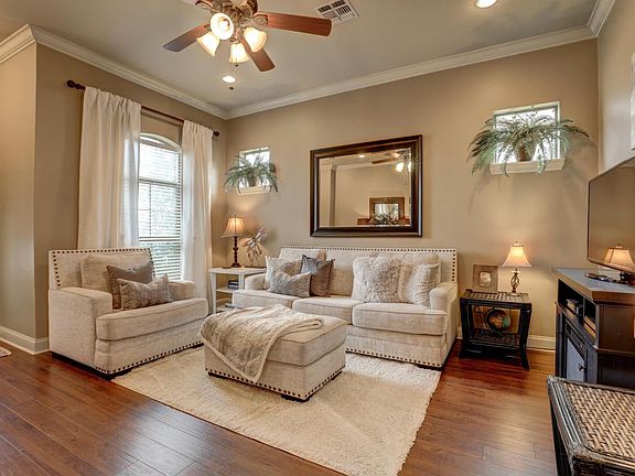 4th image of 203 Cricketwood Dr