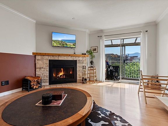 2nd image of 8975 Mary St #306