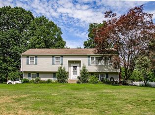 71 Sweet Birch Dr, Meriden, CT 06450