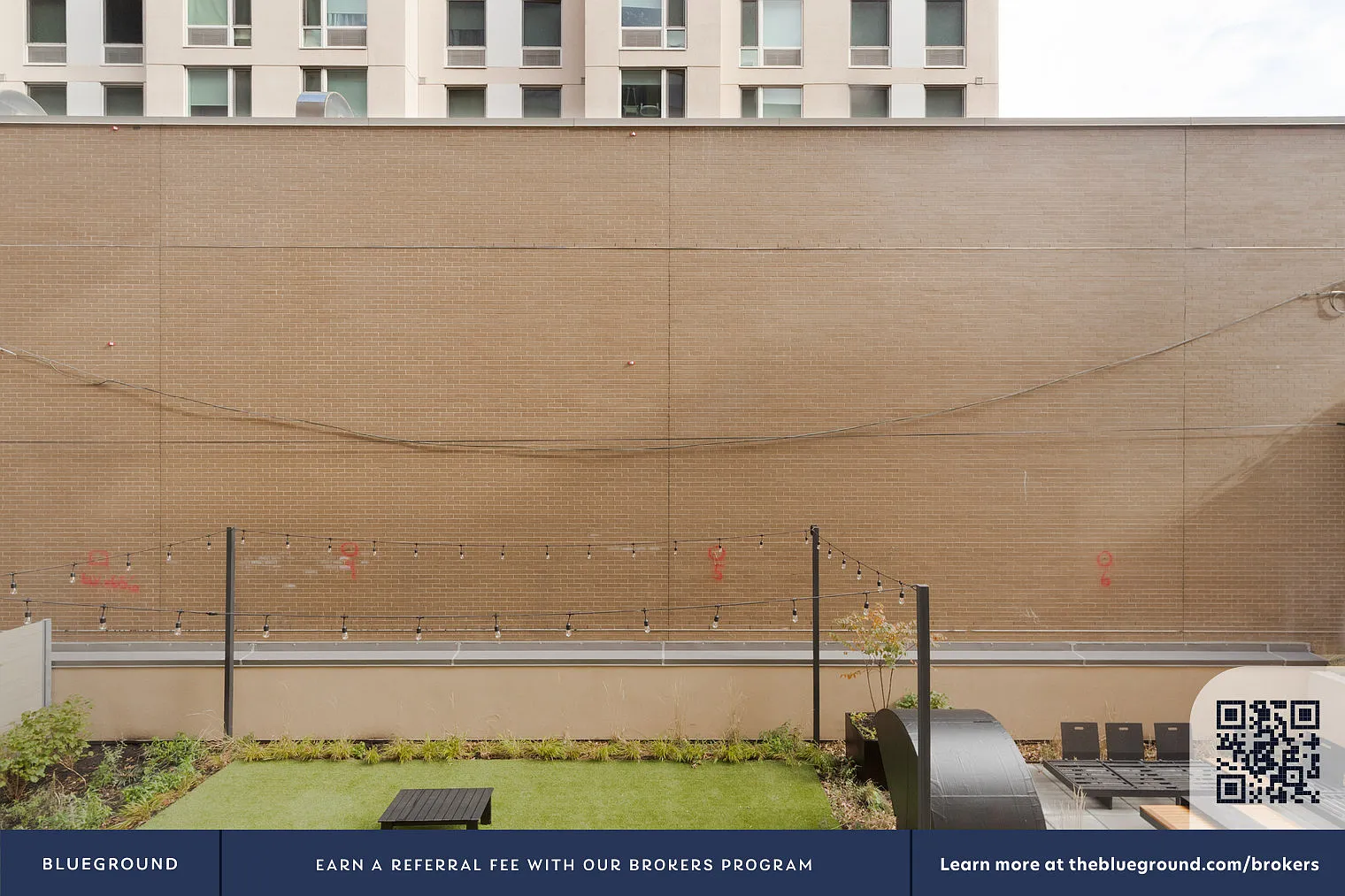 151 S Elliott Pl — Photo 3
